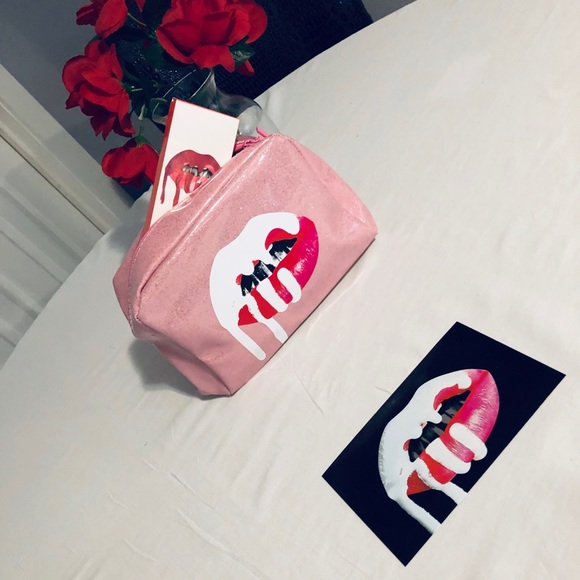 Makeup Bag - Picture 1 of 2